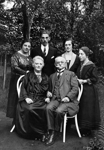 Bild 2 – Die Familie Selbiger (um 1930)